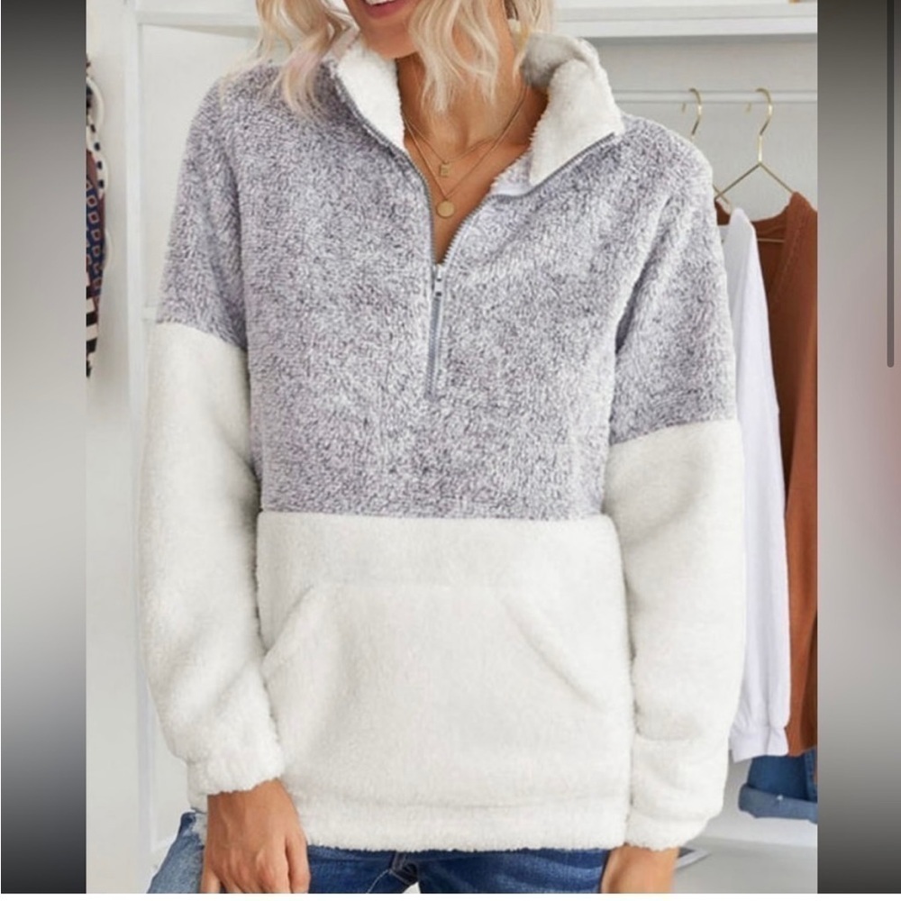 NEW LIGHT GRAY AND WHITE PULLOVER SWEATER SIZE 3X 🌹🌸🌷 hall bb